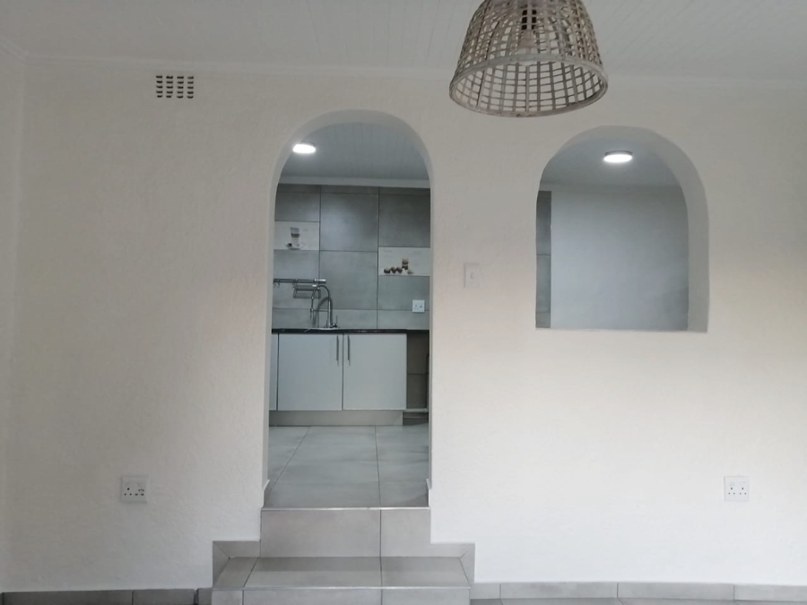 1 Bedroom Property for Sale in Glen Marais Gauteng