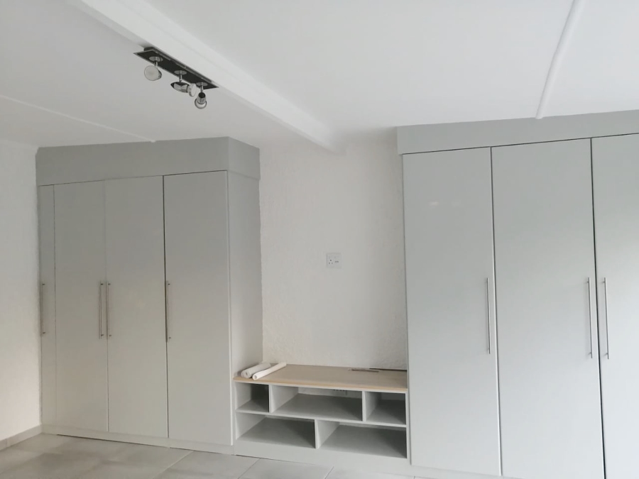 1 Bedroom Property for Sale in Glen Marais Gauteng