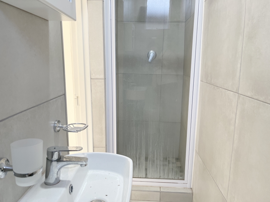 1 Bedroom Property for Sale in Glen Marais Gauteng