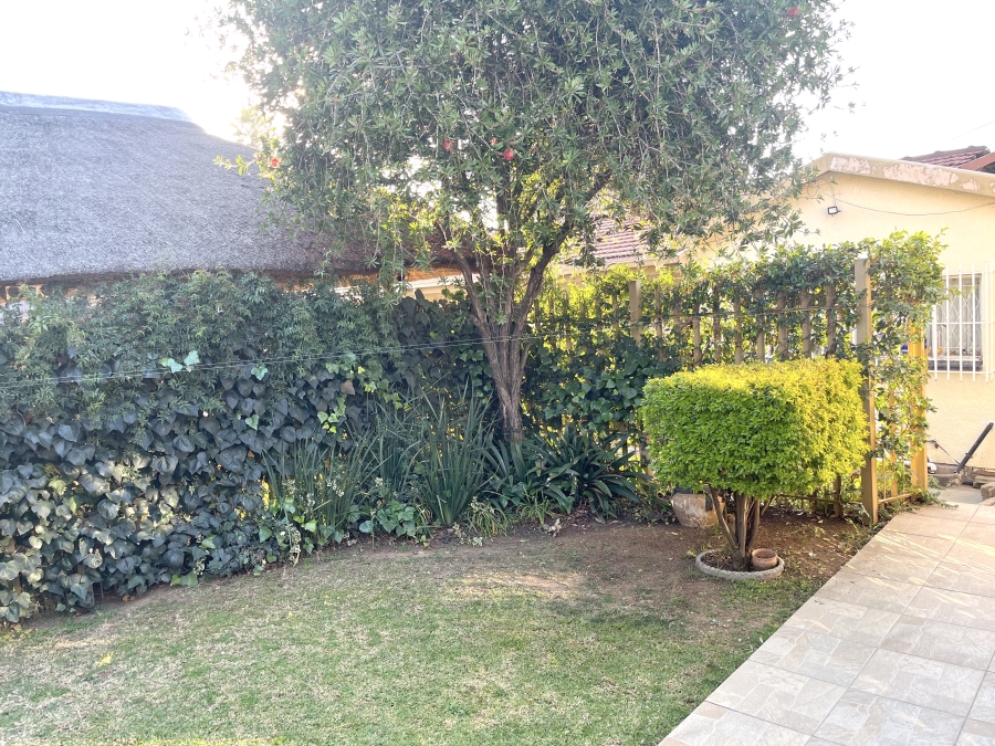 1 Bedroom Property for Sale in Glen Marais Gauteng