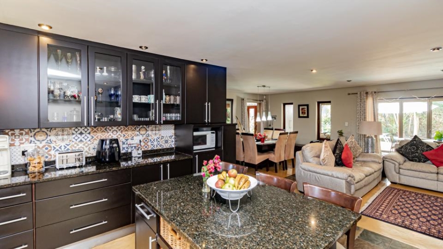 5 Bedroom Property for Sale in Greenstone Hill Gauteng