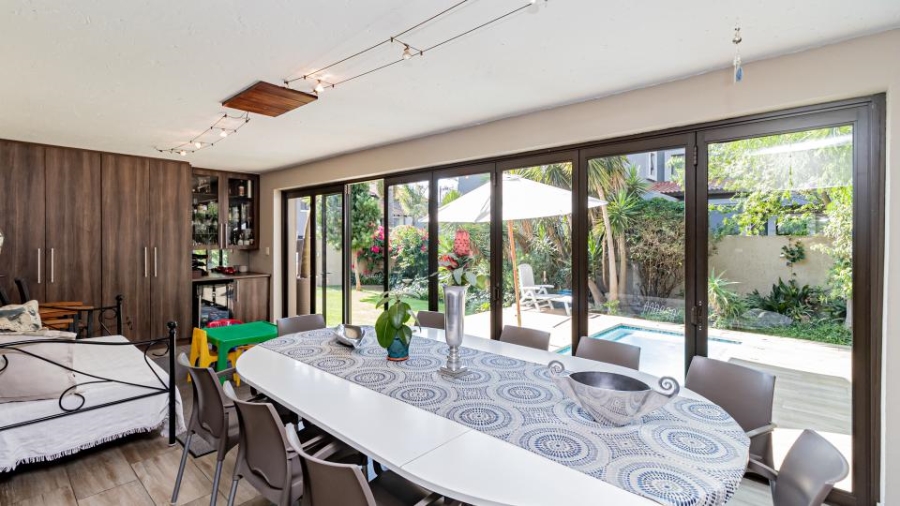 5 Bedroom Property for Sale in Greenstone Hill Gauteng