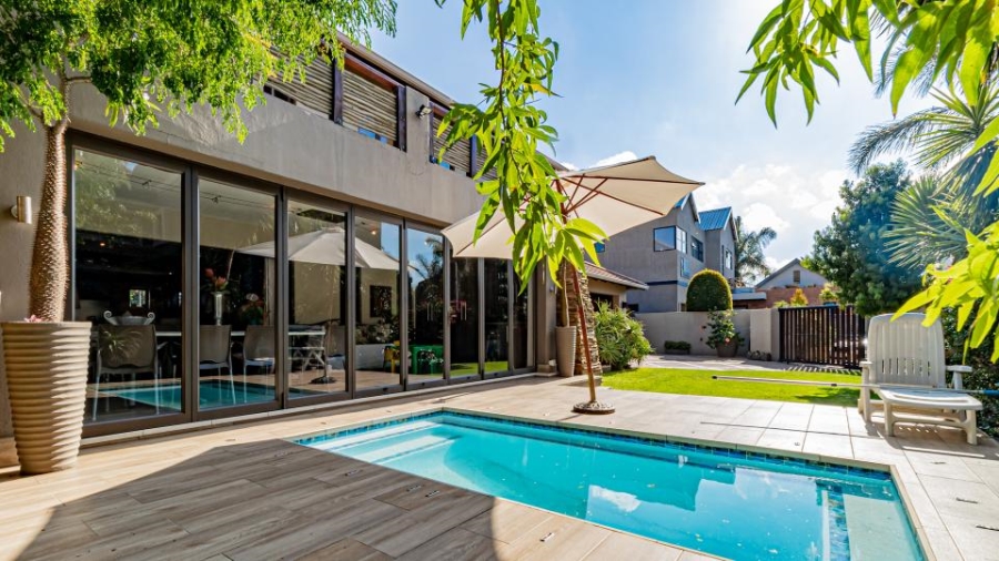 5 Bedroom Property for Sale in Greenstone Hill Gauteng