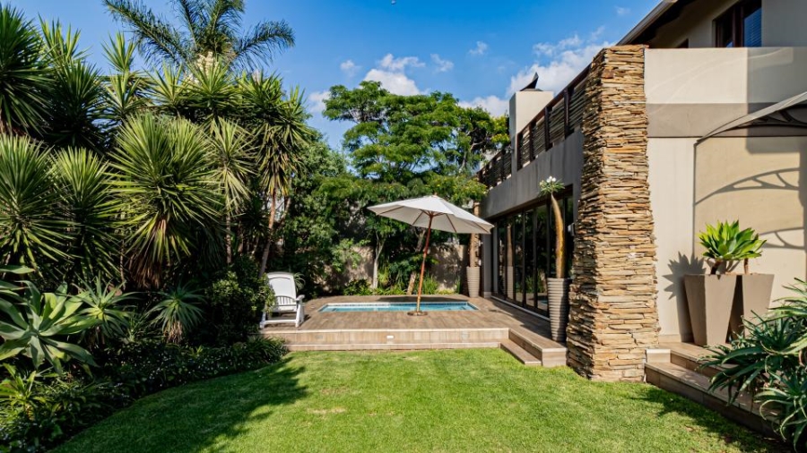 5 Bedroom Property for Sale in Greenstone Hill Gauteng