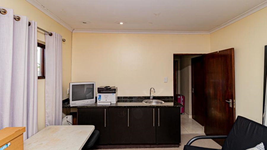 5 Bedroom Property for Sale in Greenstone Hill Gauteng