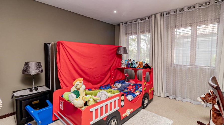 5 Bedroom Property for Sale in Greenstone Hill Gauteng