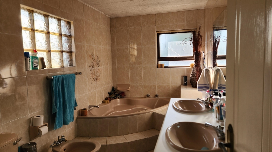 4 Bedroom Property for Sale in Meyersdal Gauteng