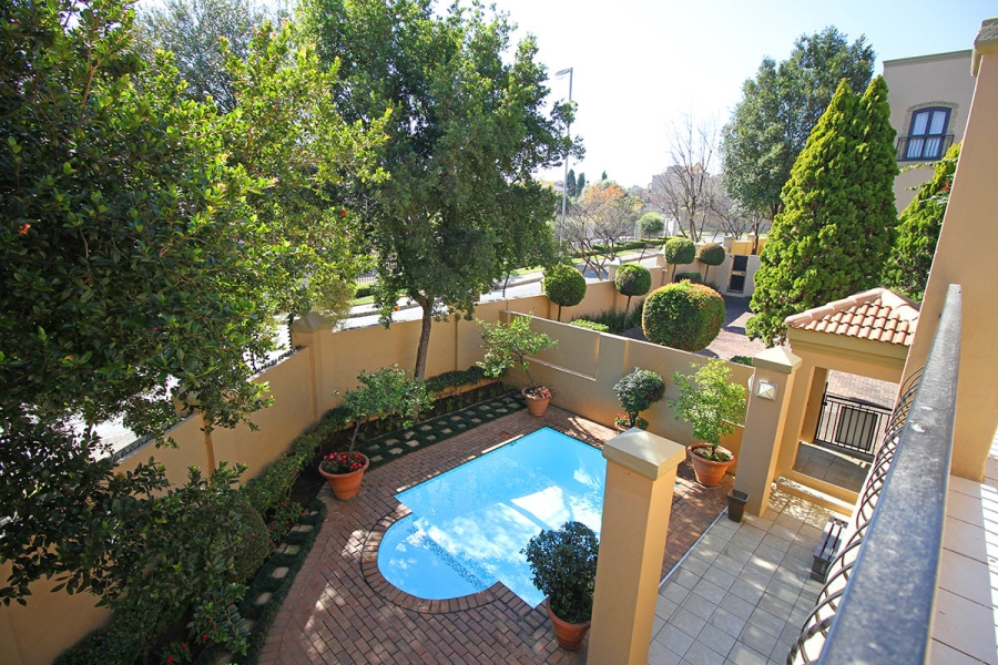 1 Bedroom Property for Sale in Lonehill Gauteng