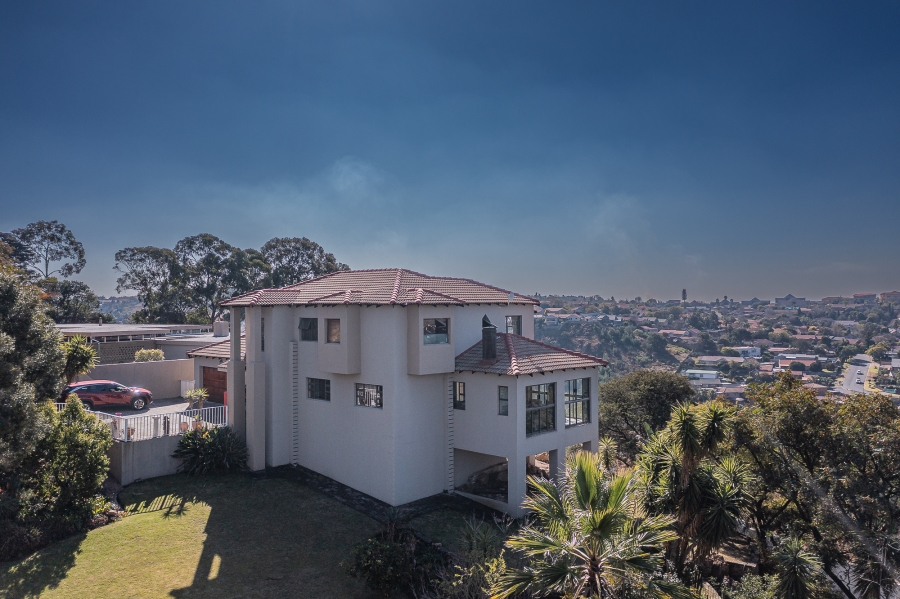 3 Bedroom Property for Sale in Kenmare Gauteng