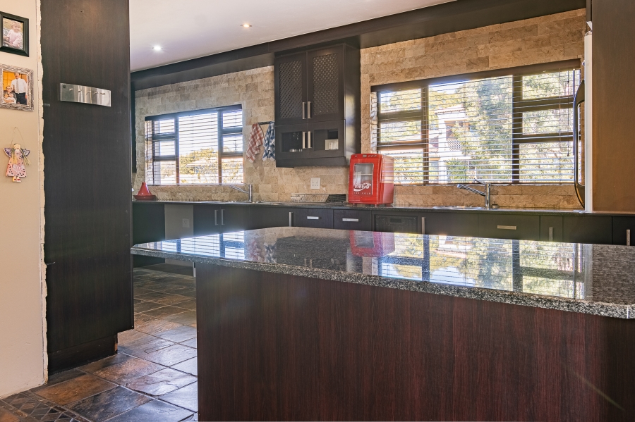 3 Bedroom Property for Sale in Kenmare Gauteng