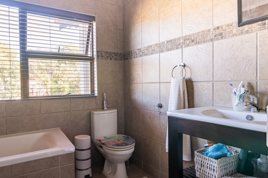 3 Bedroom Property for Sale in Kenmare Gauteng