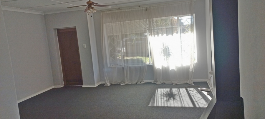 To Let 3 Bedroom Property for Rent in Bonaero Park Gauteng