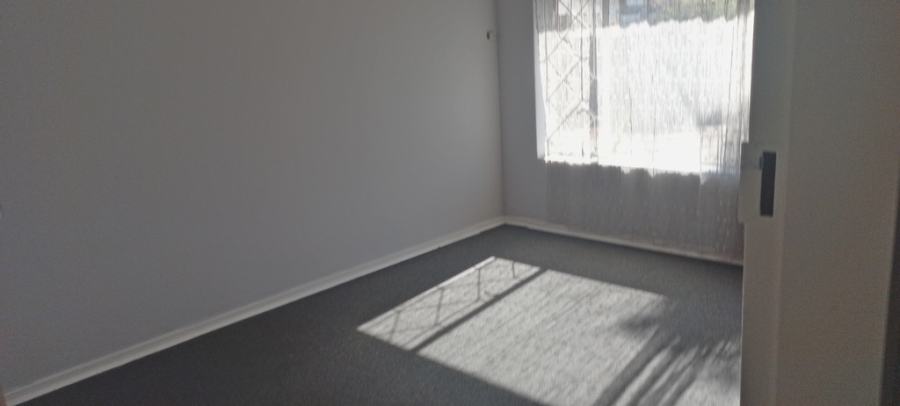 To Let 3 Bedroom Property for Rent in Bonaero Park Gauteng