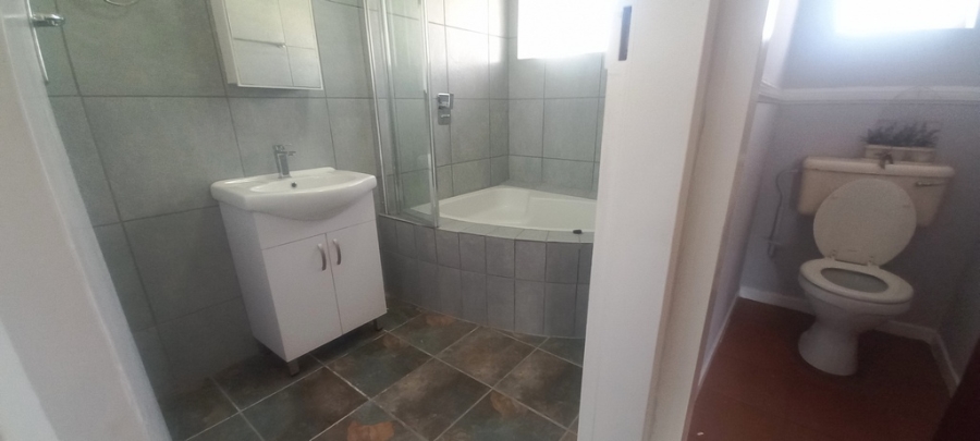 To Let 3 Bedroom Property for Rent in Bonaero Park Gauteng