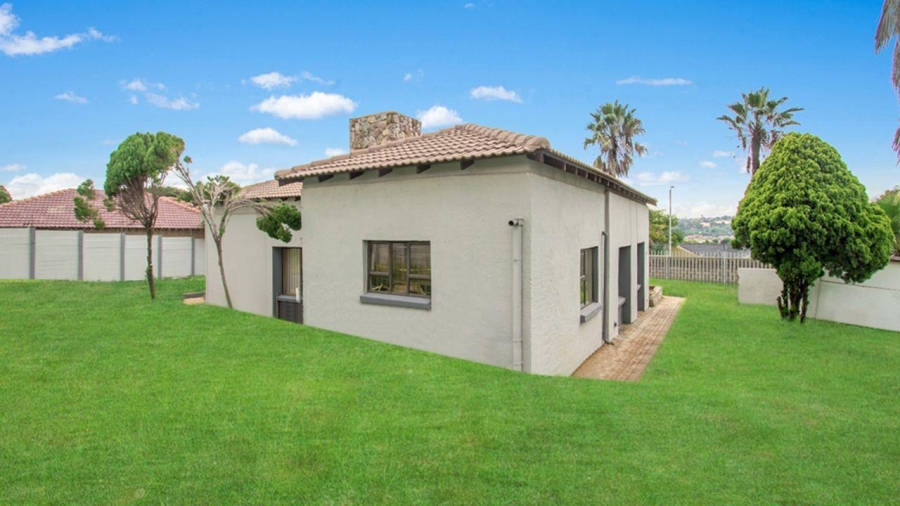 4 Bedroom Property for Sale in Lindhaven Gauteng