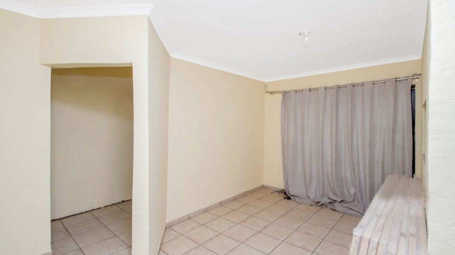 4 Bedroom Property for Sale in Lindhaven Gauteng