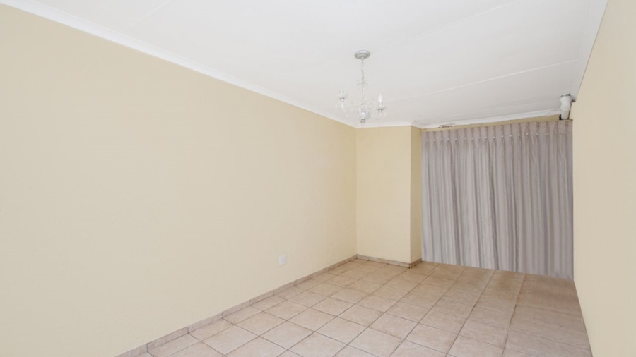4 Bedroom Property for Sale in Lindhaven Gauteng