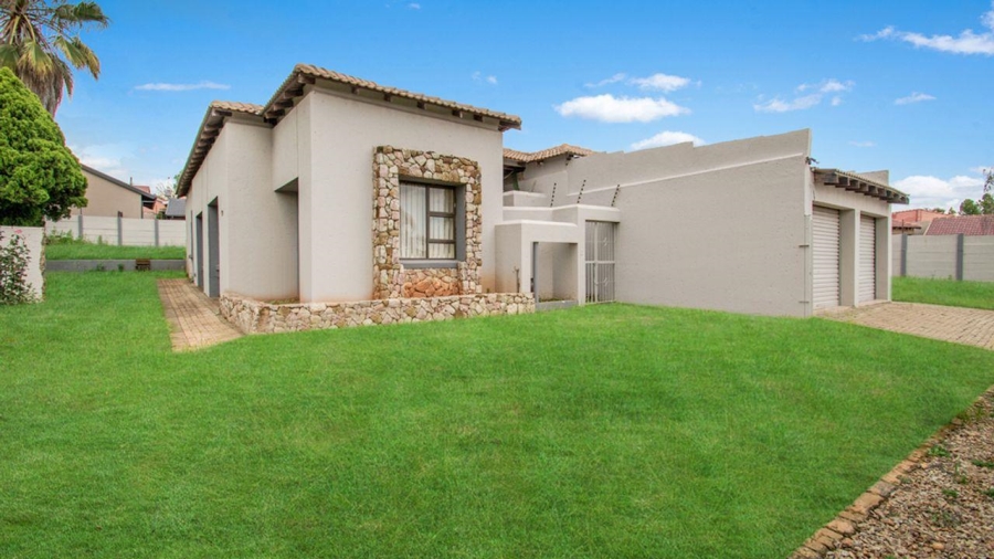 4 Bedroom Property for Sale in Lindhaven Gauteng