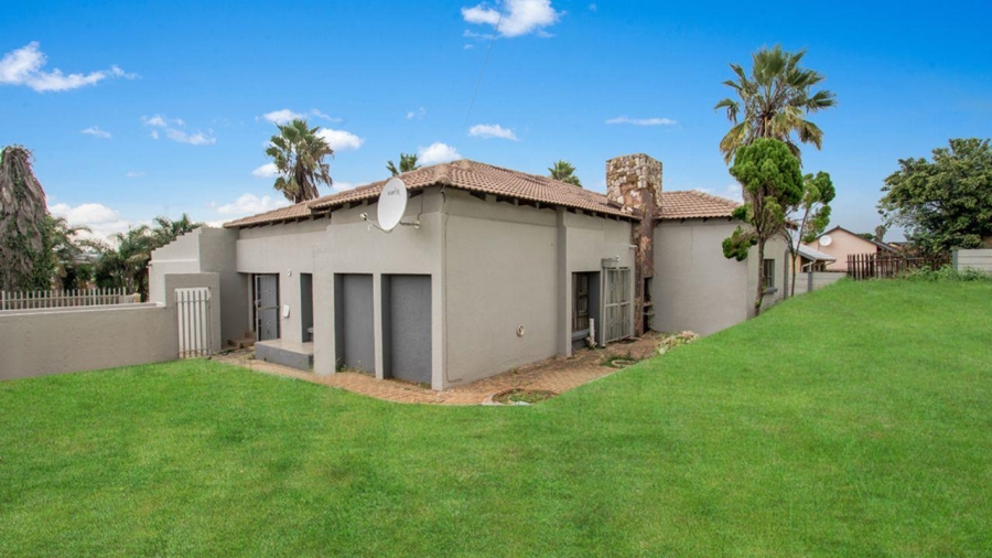 4 Bedroom Property for Sale in Lindhaven Gauteng