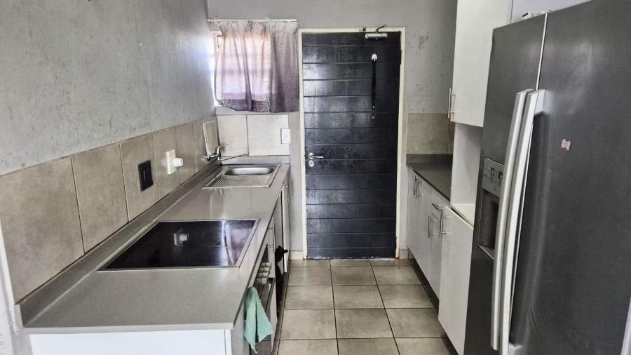 2 Bedroom Property for Sale in Fleurhof Gauteng
