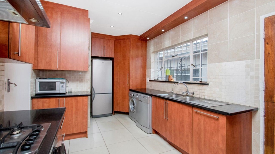 4 Bedroom Property for Sale in Lindhaven Gauteng