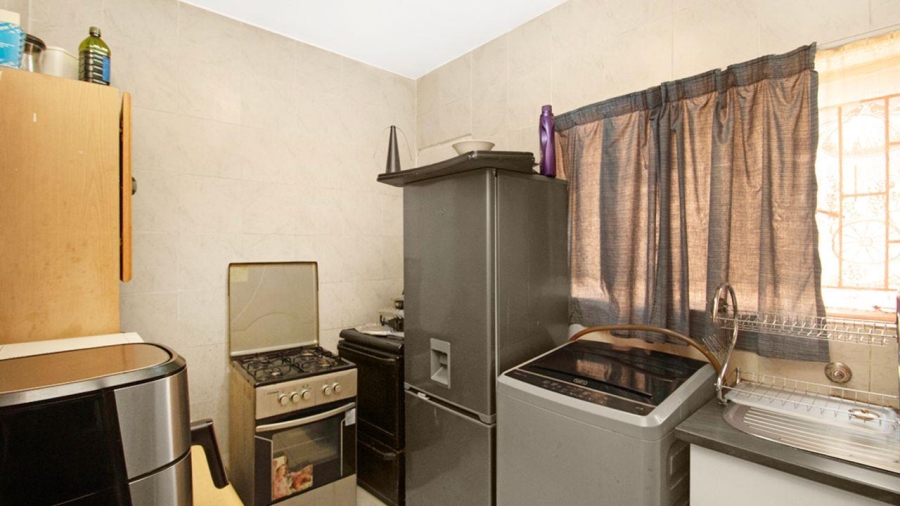 2 Bedroom Property for Sale in Windsor East Gauteng