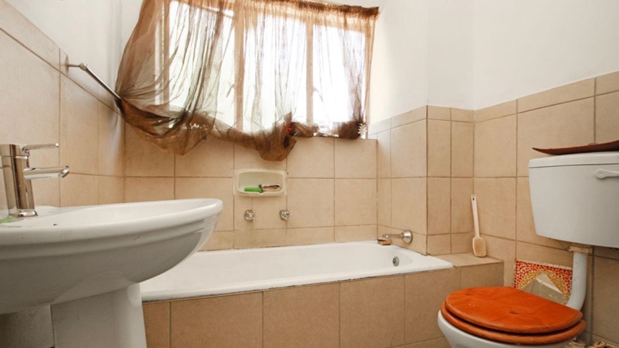 2 Bedroom Property for Sale in Windsor East Gauteng