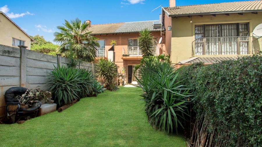 2 Bedroom Property for Sale in Windsor East Gauteng