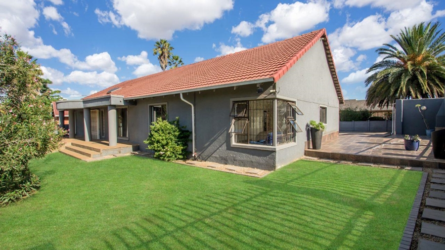 3 Bedroom Property for Sale in Fleurhof Gauteng