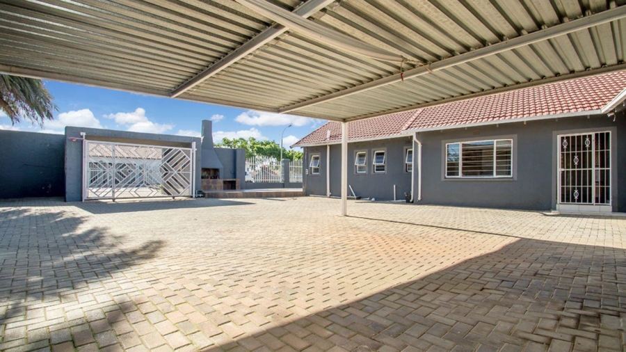 3 Bedroom Property for Sale in Fleurhof Gauteng