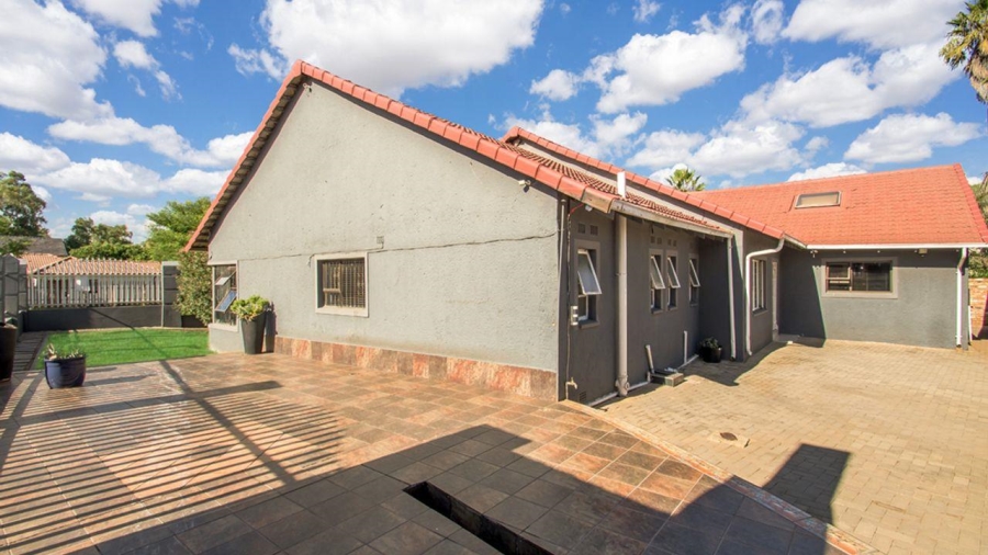 3 Bedroom Property for Sale in Fleurhof Gauteng