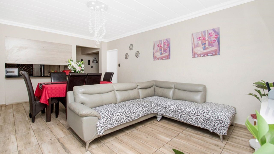3 Bedroom Property for Sale in Allens Nek Gauteng