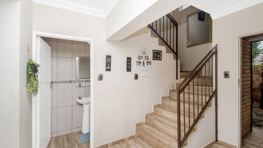 3 Bedroom Property for Sale in Allens Nek Gauteng