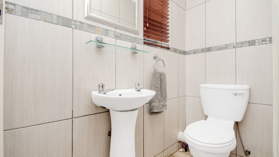 3 Bedroom Property for Sale in Allens Nek Gauteng