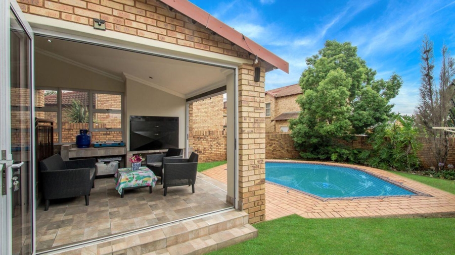 3 Bedroom Property for Sale in Allens Nek Gauteng