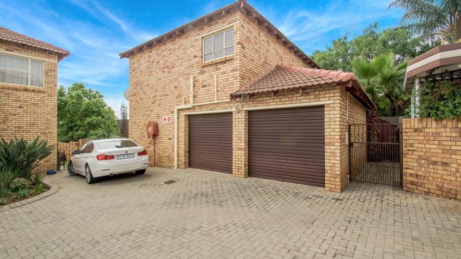 3 Bedroom Property for Sale in Allens Nek Gauteng