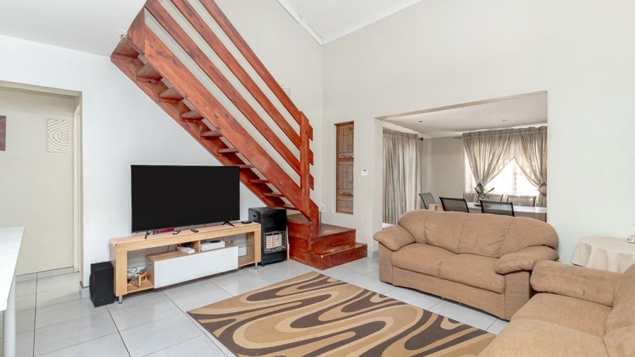 3 Bedroom Property for Sale in Allens Nek Gauteng