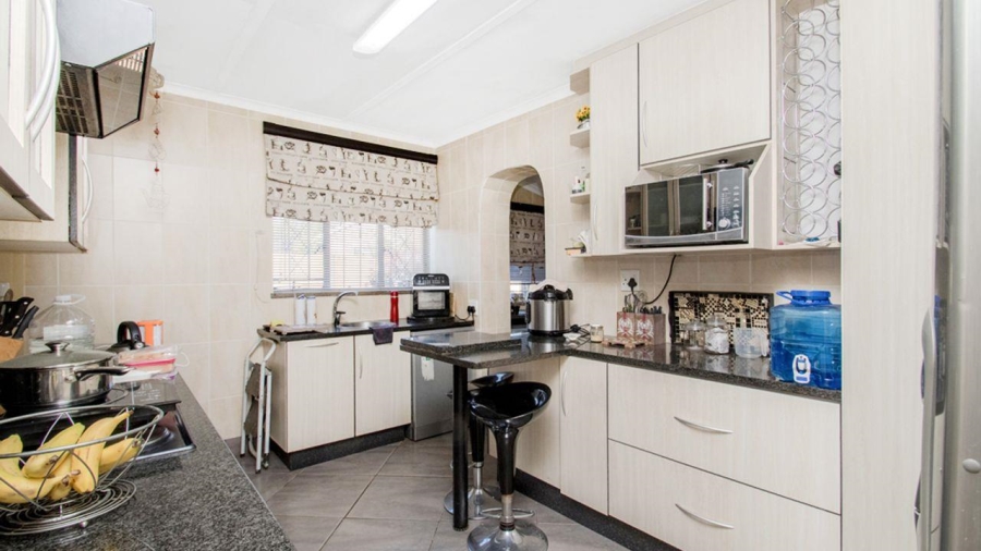 4 Bedroom Property for Sale in Witpoortjie Gauteng