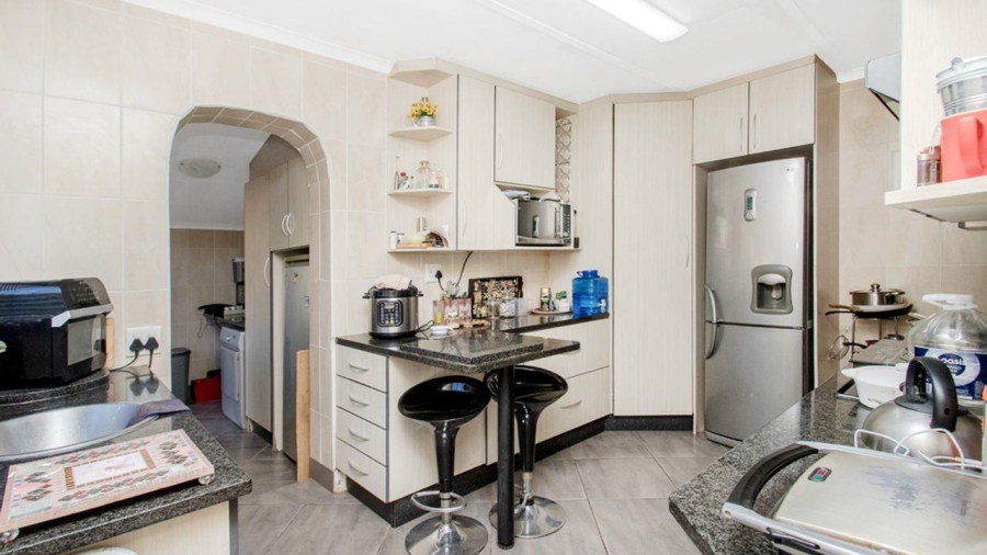 4 Bedroom Property for Sale in Witpoortjie Gauteng