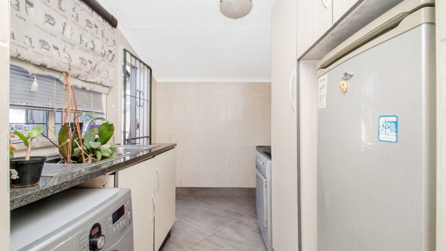 4 Bedroom Property for Sale in Witpoortjie Gauteng