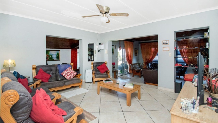 4 Bedroom Property for Sale in Witpoortjie Gauteng