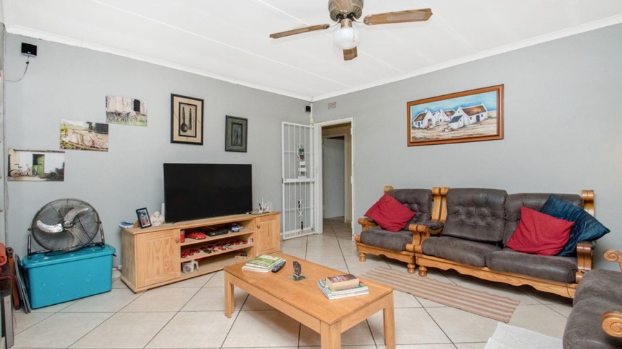 4 Bedroom Property for Sale in Witpoortjie Gauteng