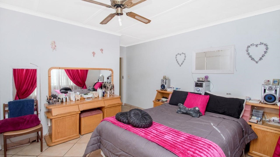 4 Bedroom Property for Sale in Witpoortjie Gauteng
