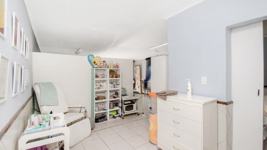 4 Bedroom Property for Sale in Witpoortjie Gauteng