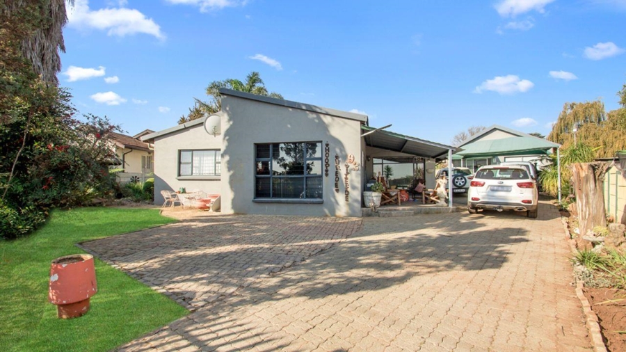4 Bedroom Property for Sale in Witpoortjie Gauteng