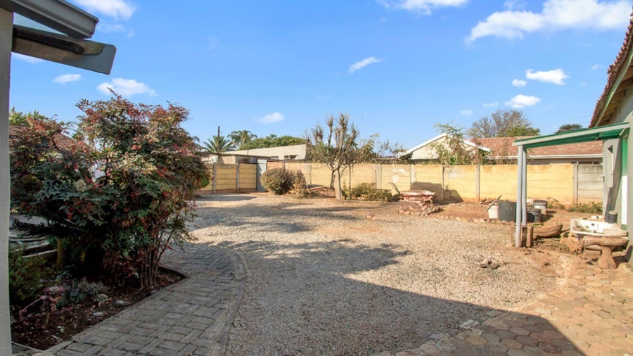 4 Bedroom Property for Sale in Witpoortjie Gauteng