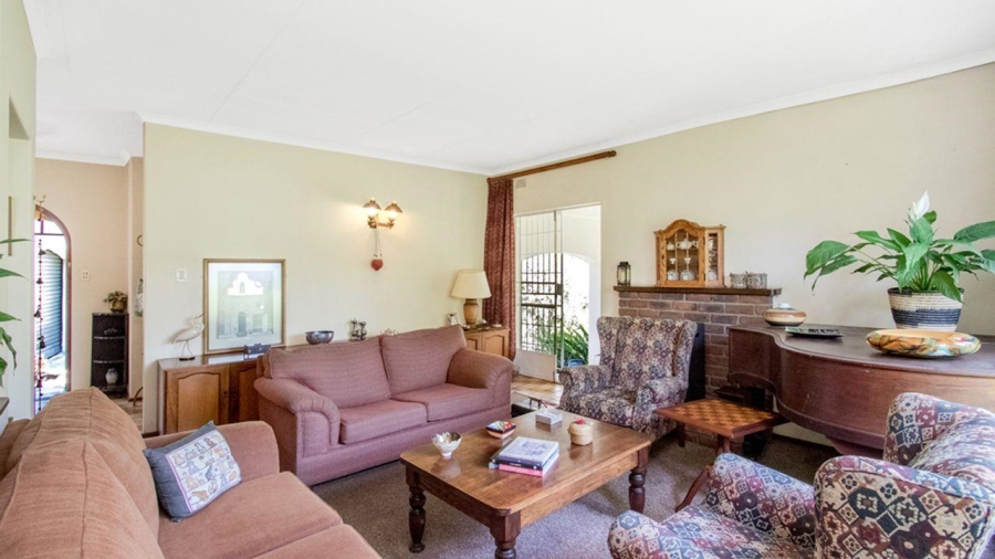 4 Bedroom Property for Sale in Fontainebleau Gauteng