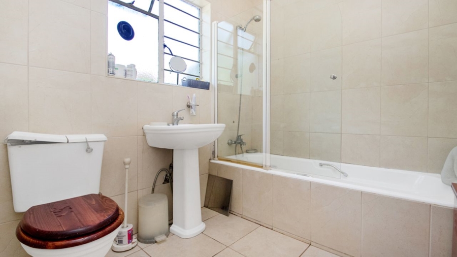 4 Bedroom Property for Sale in Fontainebleau Gauteng