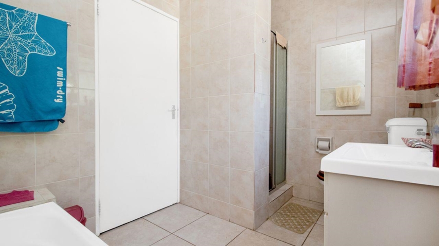4 Bedroom Property for Sale in Fontainebleau Gauteng
