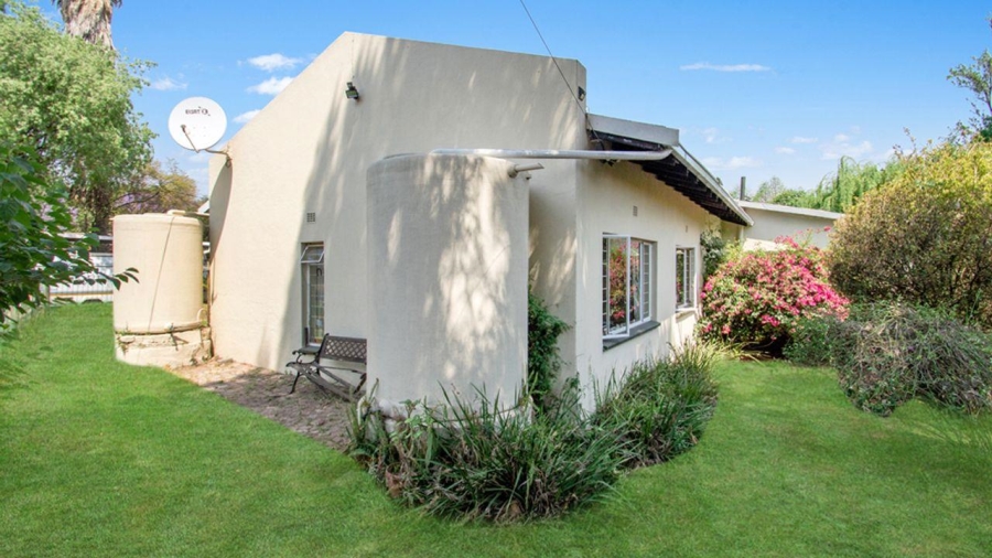 4 Bedroom Property for Sale in Fontainebleau Gauteng